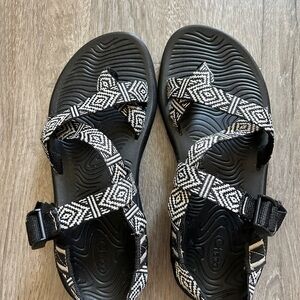 Chaco Black and White Sandals with Geometric Pattern